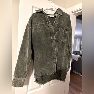Green over sized corduroy shacket size medium. Never worn.